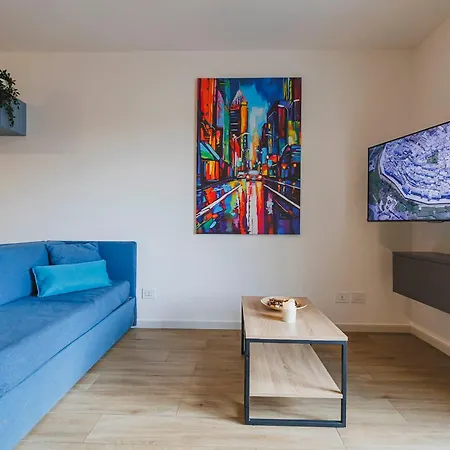 Lella Loft - Near The Center & Station Apartment *