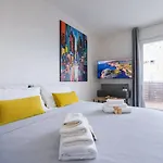 Apartmán Lella Loft - Near The Center & Station *