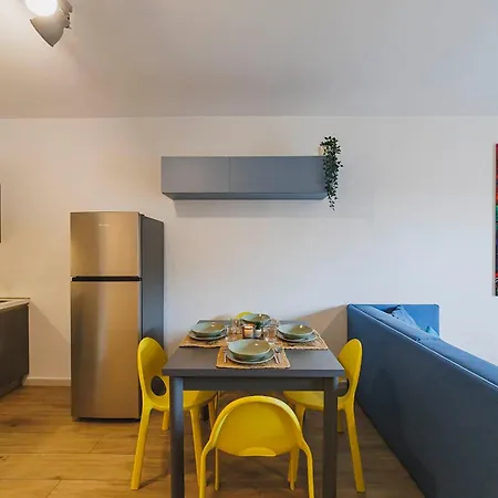 Lella Loft - Near The Center & Station Апартаменты
