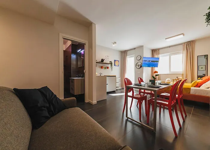 Lella Loft - Near The Center & Station Apartament Bari